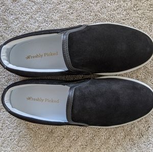 NIB Freshly Picked Women's Suede Sneaks *discontinued*